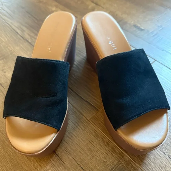 Madden Girl Black Platform Wedge Sandals - Picture 6 of 10